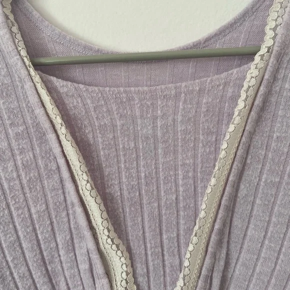 Lilac lace trim sweater - Picture 4 of 5